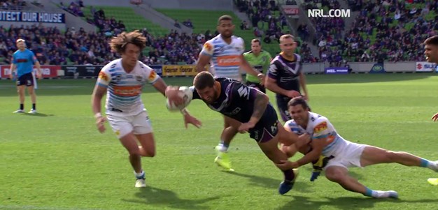 Cameron Smith lays it on for Kenny Bromwich