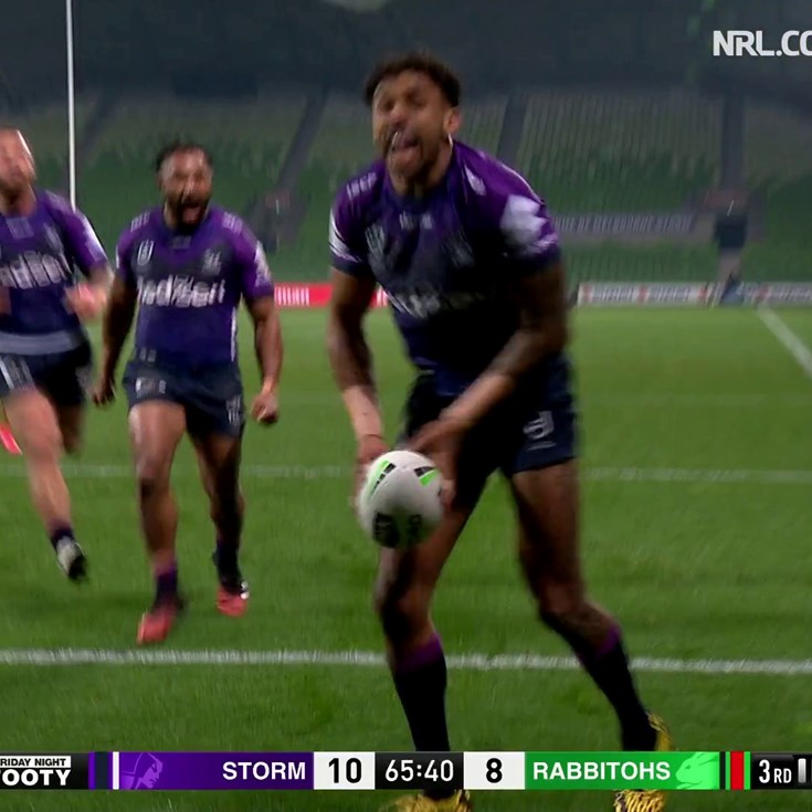 Munster perfectly places a kick for Addo-Carr