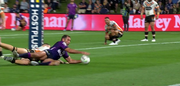Smith finally passes Bellamy with late try